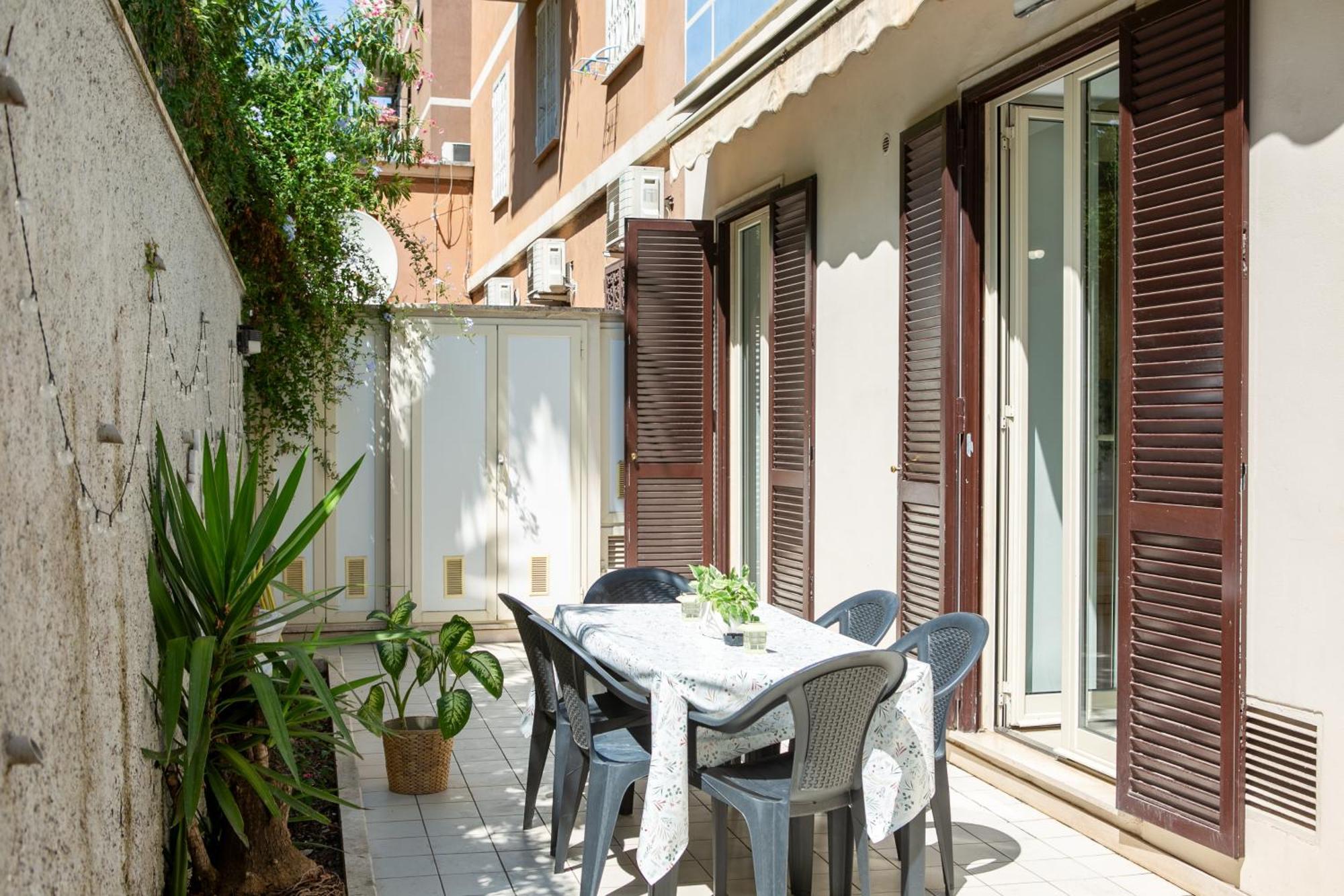 Holiday Homes Rome - Green Apartment S Camillo - Near Trastevere Exteriör bild