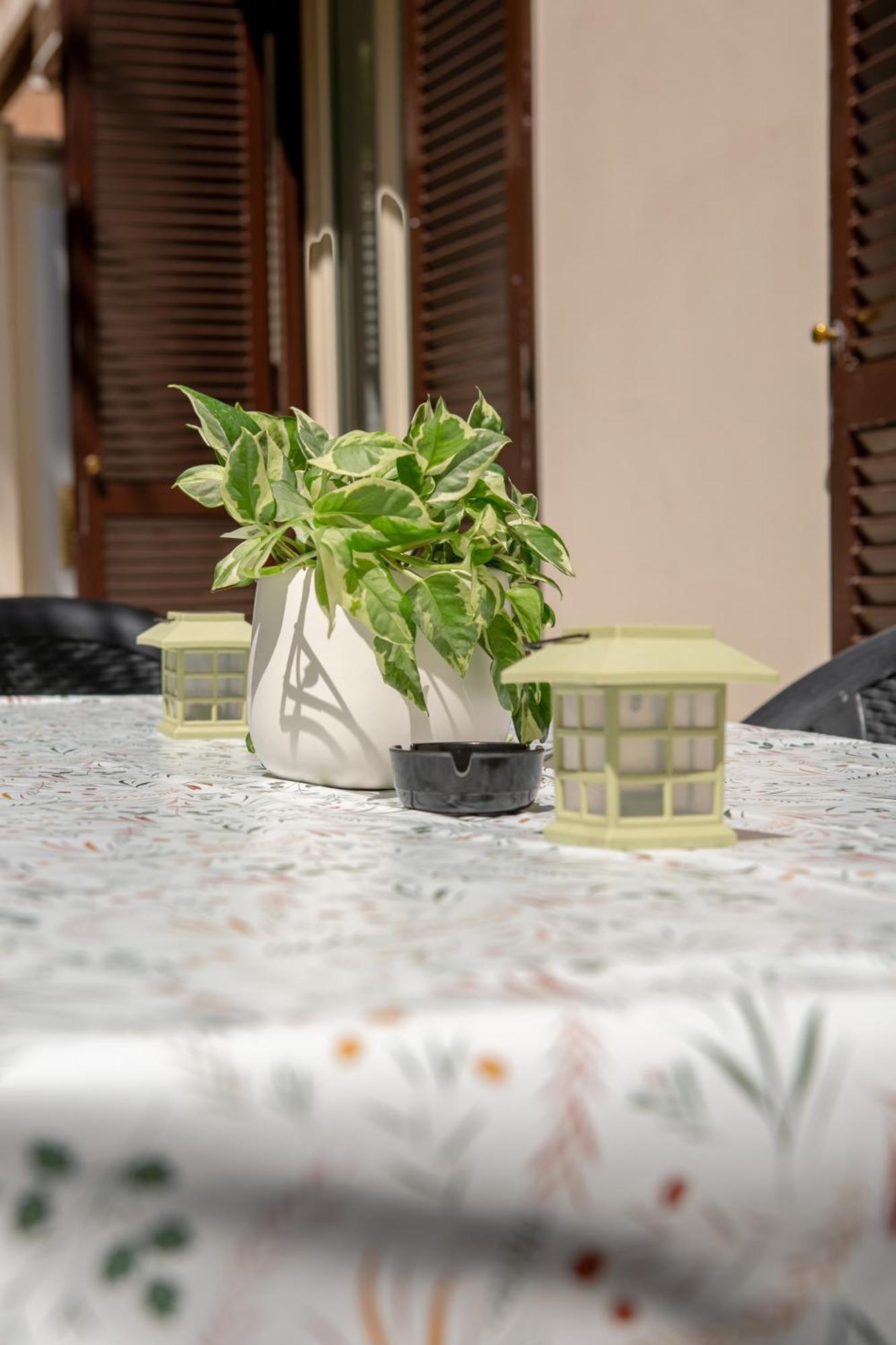 Holiday Homes Rome - Green Apartment S Camillo - Near Trastevere Exteriör bild